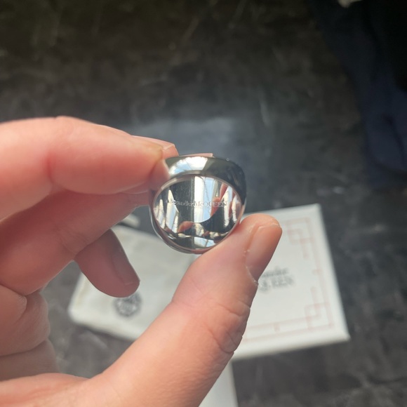 New Alexander McQueen skull ring - Picture 4 of 5